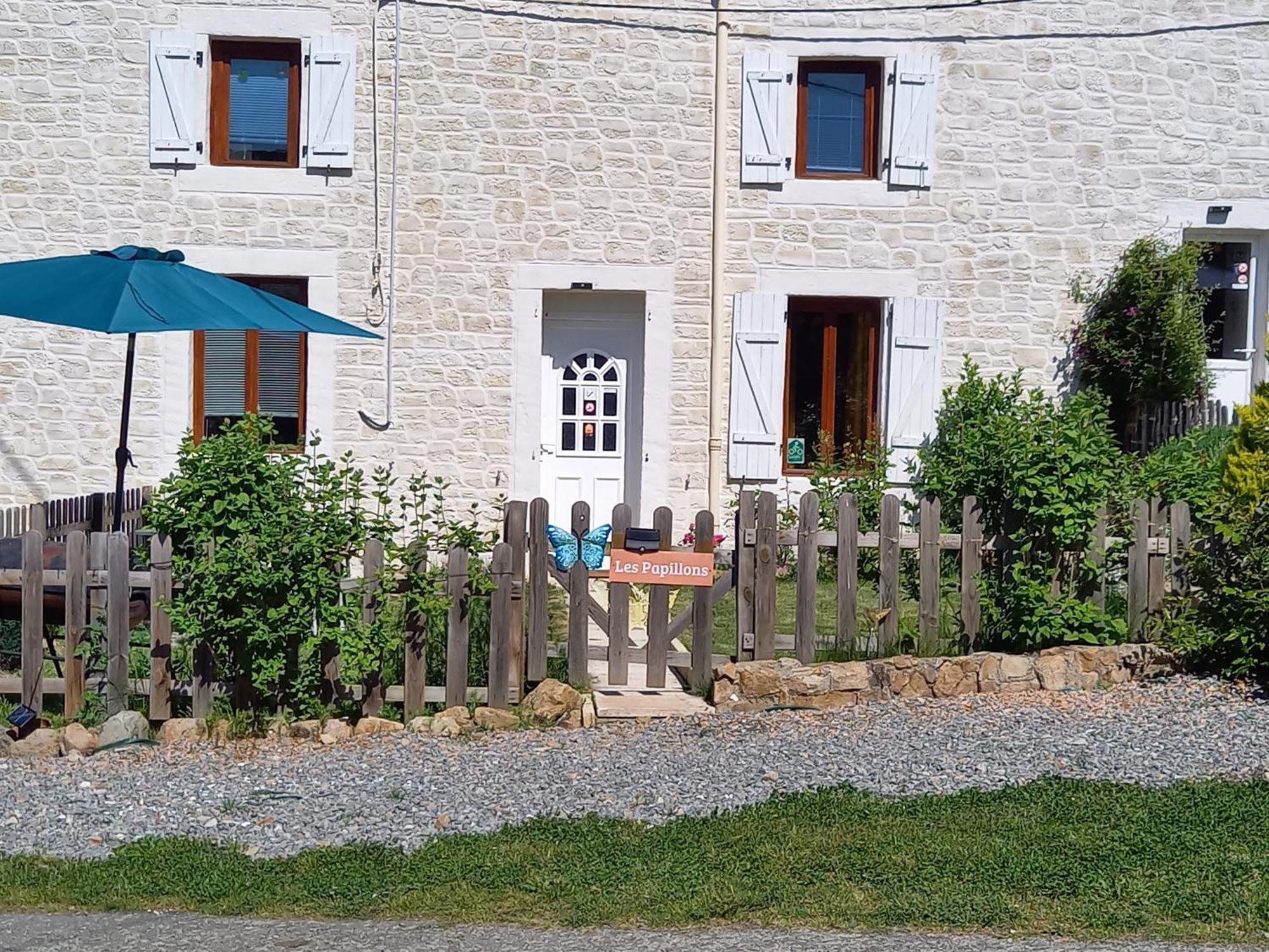 Les Papillons Villa Vrolle Buitenkant foto